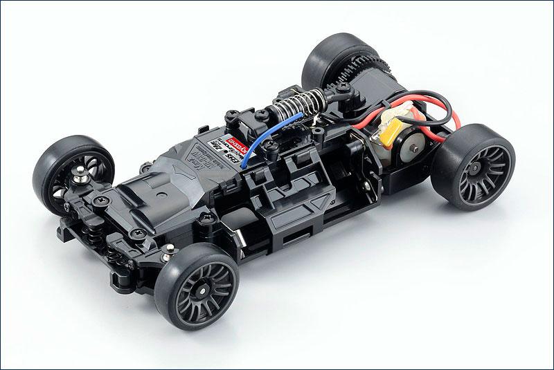 Радиоуправляемая модель Mini-Z Sports MR-03. Модель оснащена коллекторным мотором, передатчиком и пр